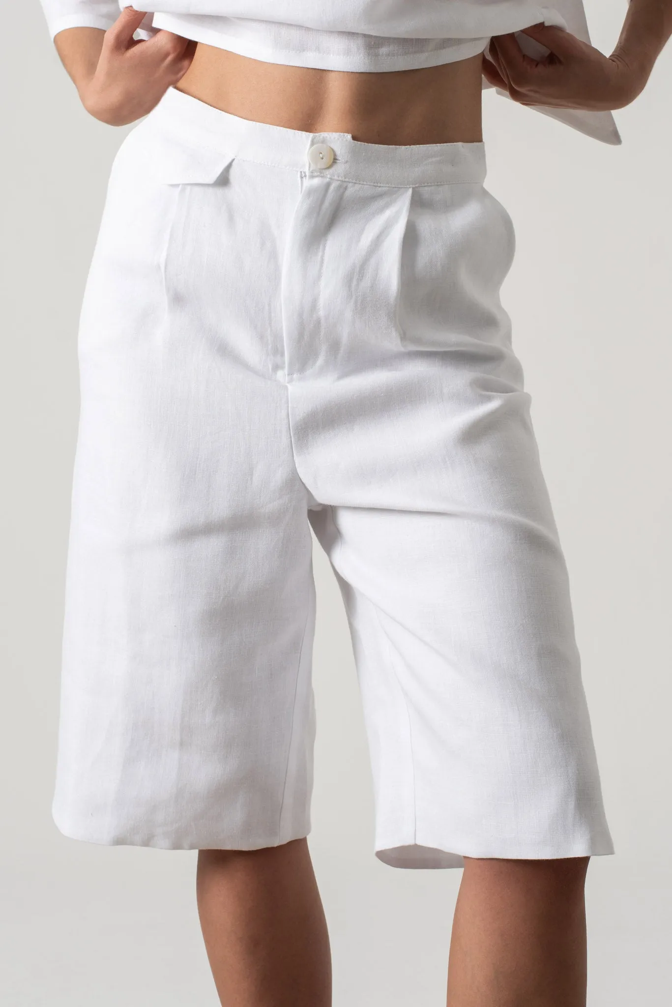 Jager Bermuda Linen Shorts White