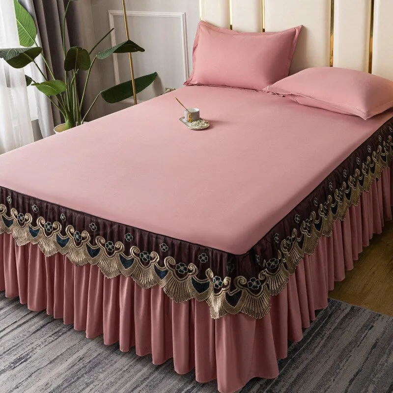 Solid Color Lace Bed Skirt Three Piece Set with Princess Style for Smooth Bed Spread and Mattress Protection