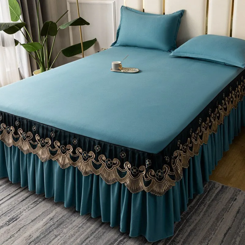 Solid Color Lace Bed Skirt Three Piece Set with Princess Style for Smooth Bed Spread and Mattress Protection